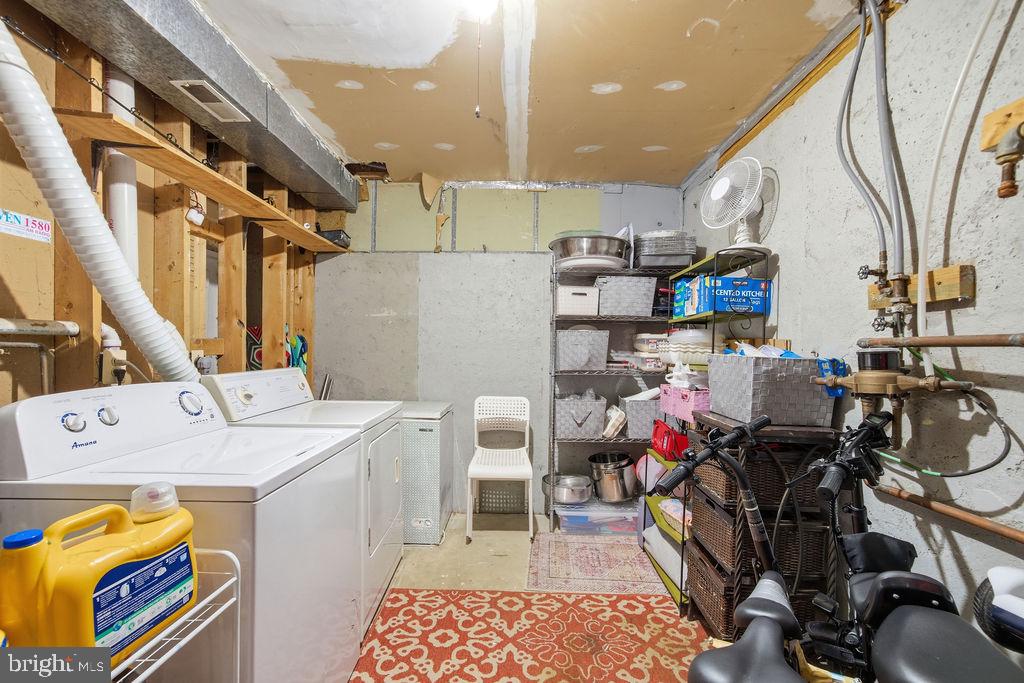 CAPITAL VIEW TOWNHOUSES - Residential