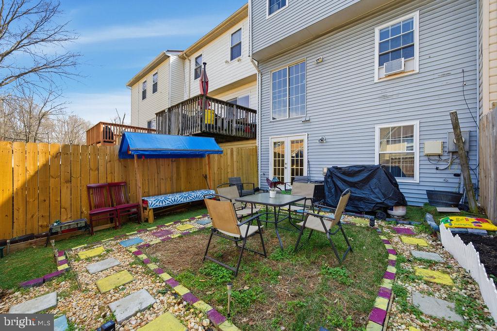 CAPITAL VIEW TOWNHOUSES - Residential