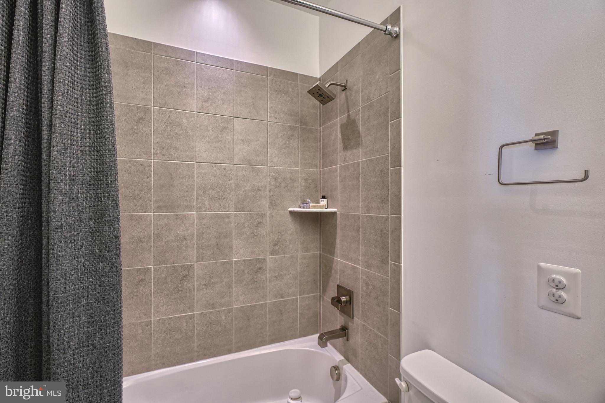 GREENLEIGH AT CROSSROADS - Residential