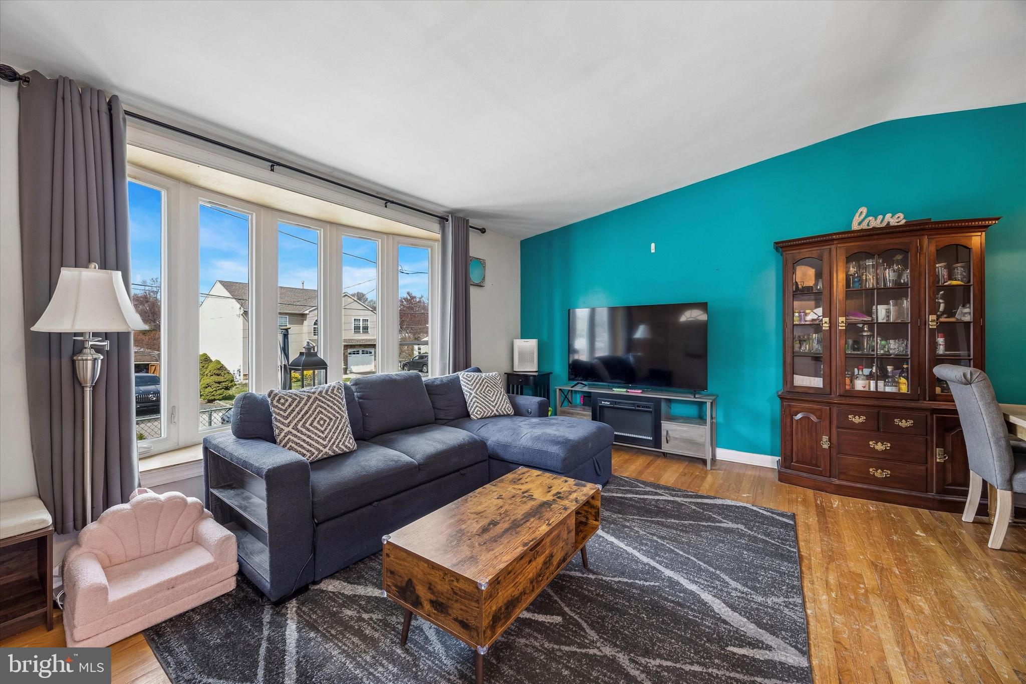 FOX CHASE - Residential