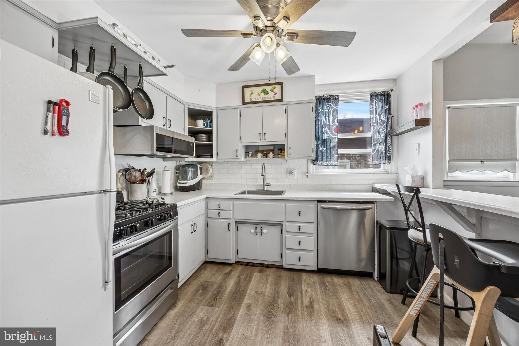 FOX CHASE - Residential