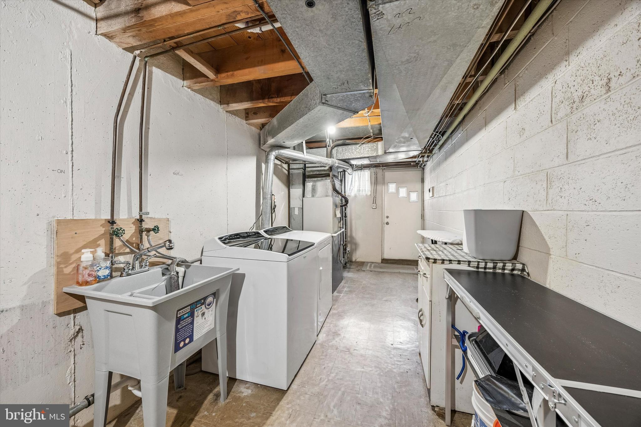 FOX CHASE - Residential