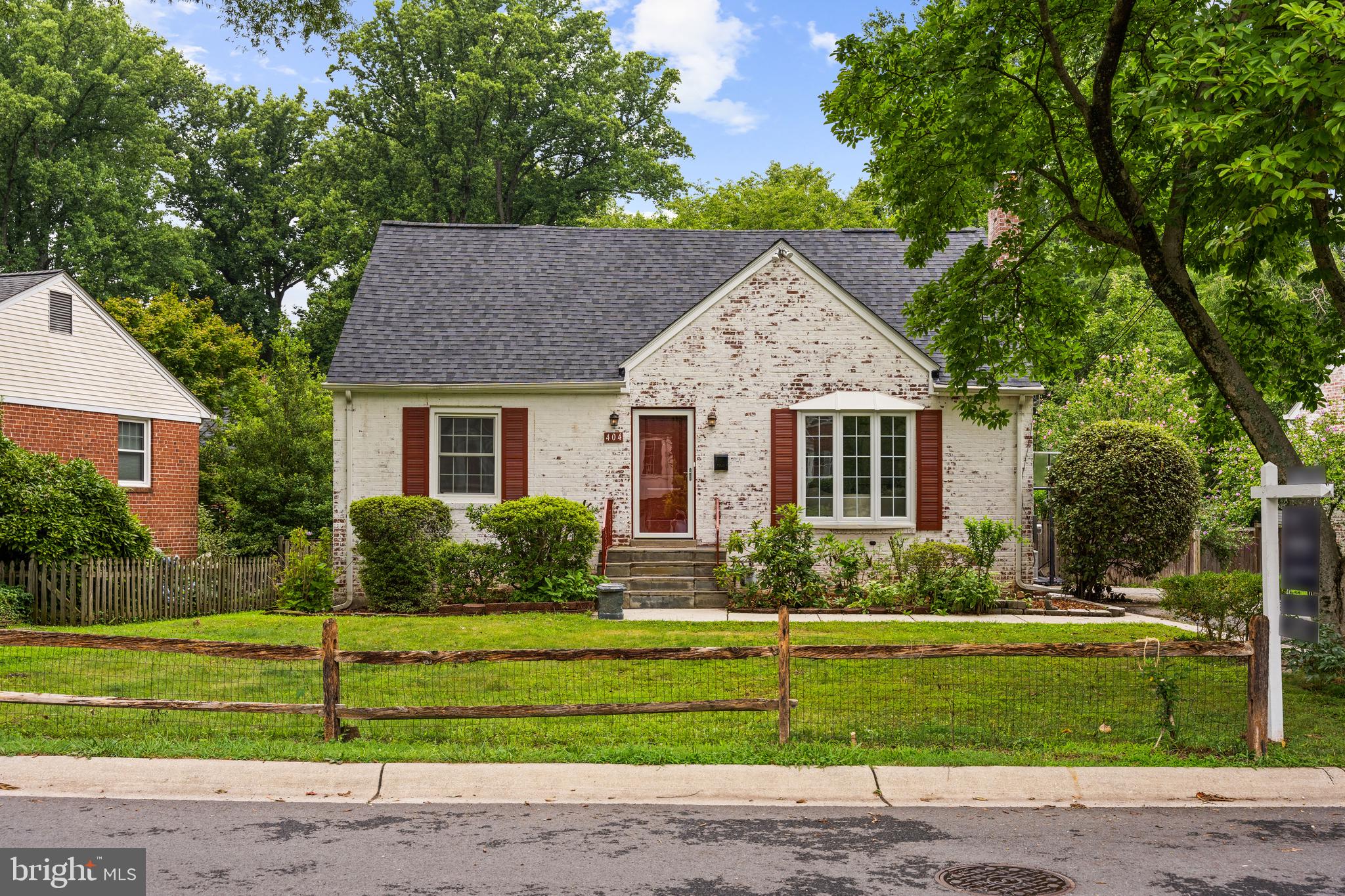 404 LEXINGTON DRIVE