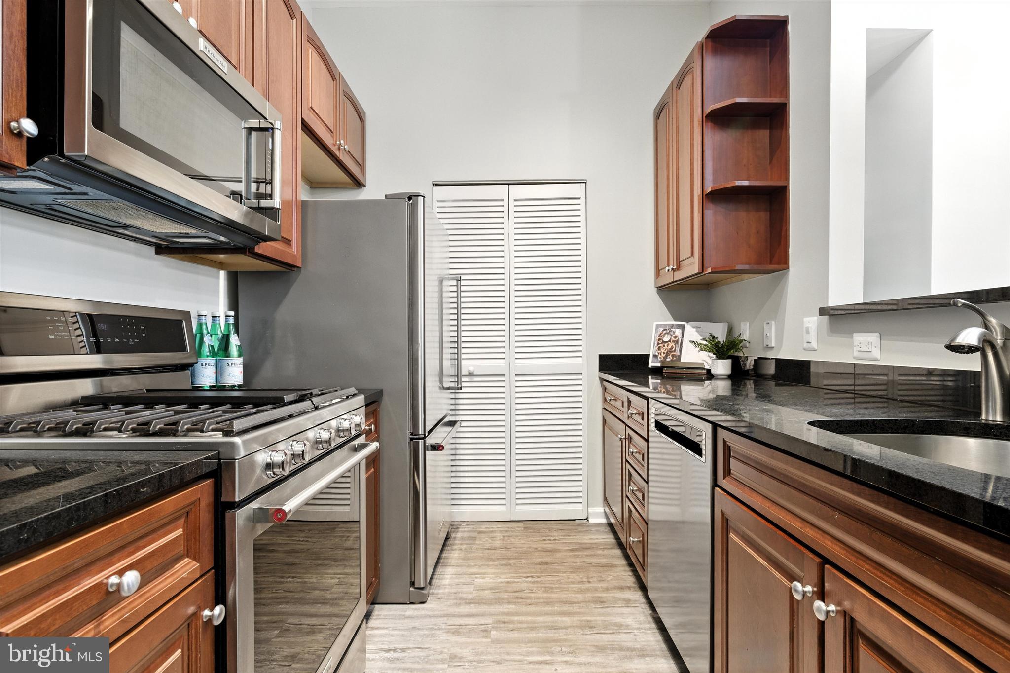 309 HOLLAND LANE 222