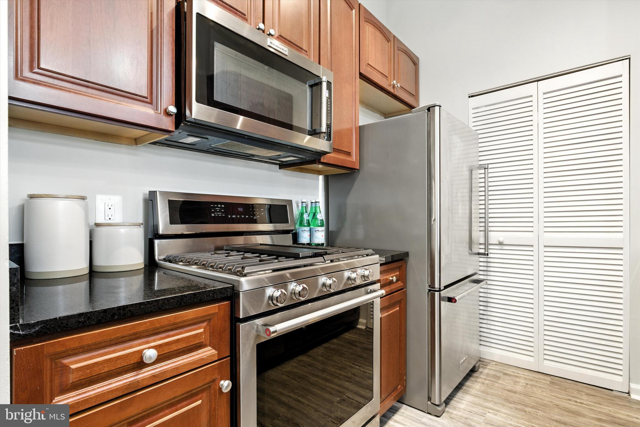 309 HOLLAND LANE 222