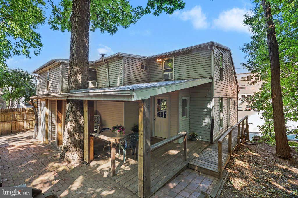 Photo of 318 Linden Street, COLUMBIA, PA 17512 (MLS # PALA2094352)