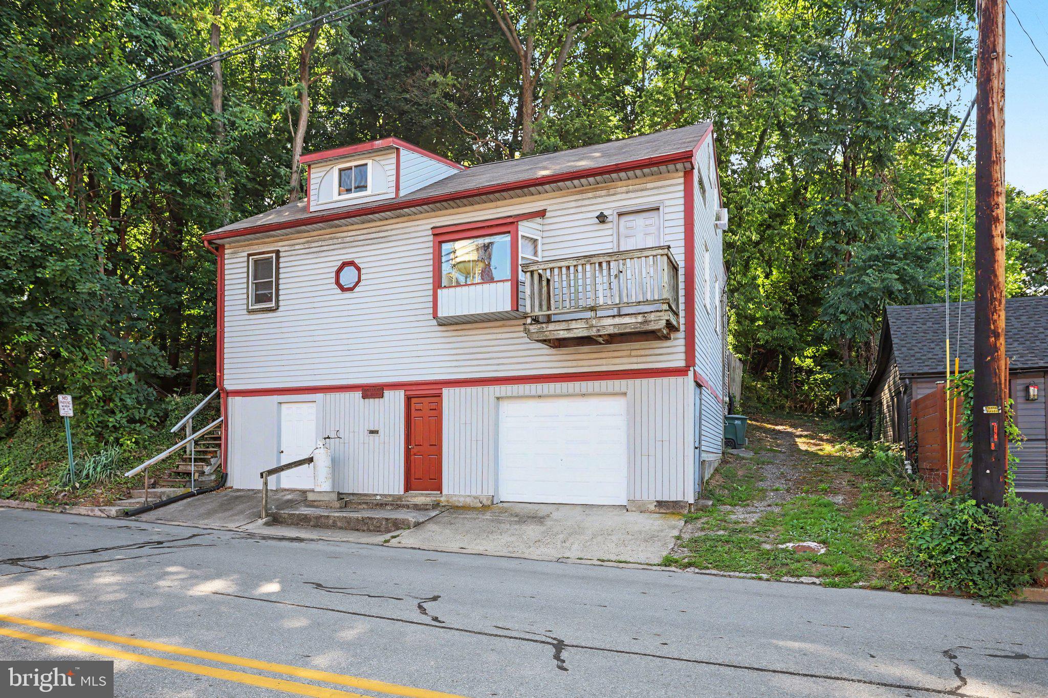 318 LINDEN STREET