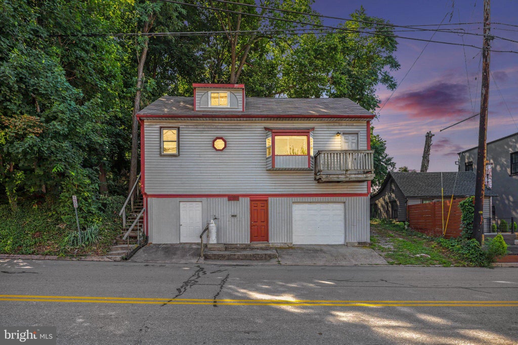 Photo of 318 Linden Street, COLUMBIA, PA 17512 (MLS # PALA2094352)