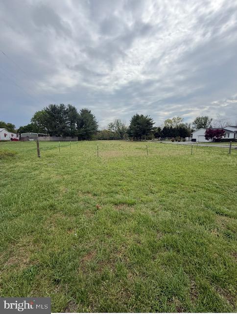 521 E FOREST GROVE ROAD