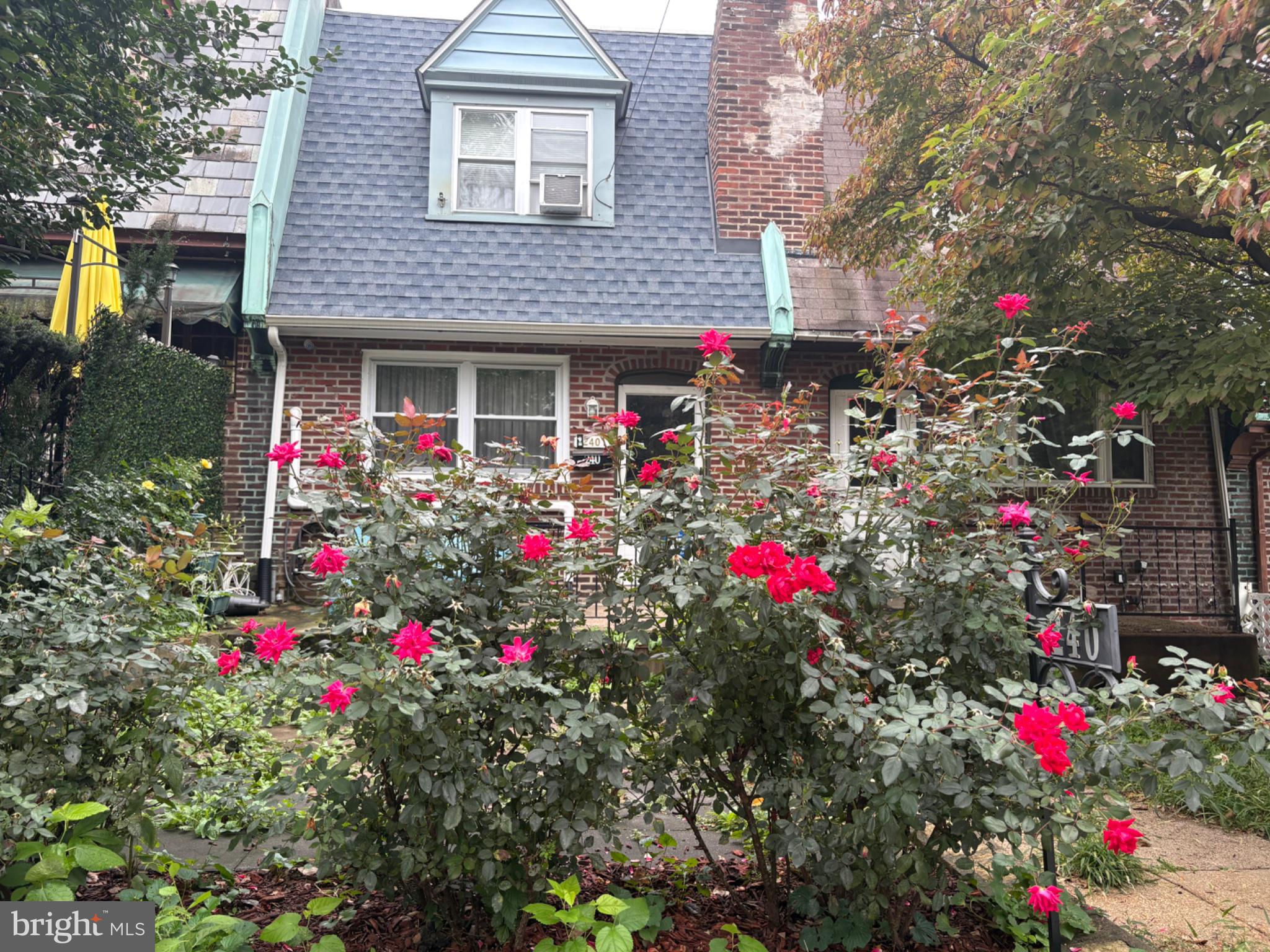 240 LYNN BOULEVARD N