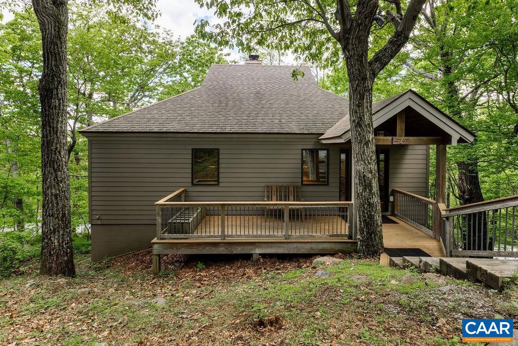 201 PINNACLE DR