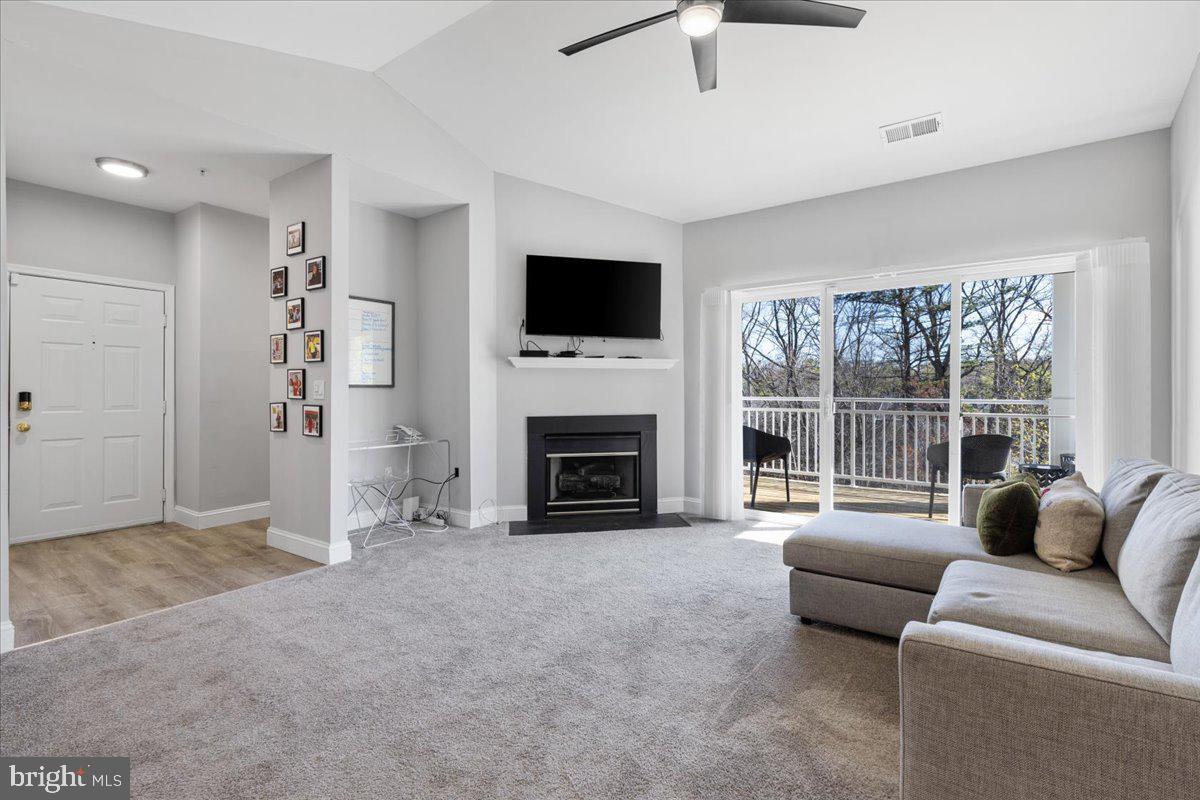 LAUREL - Residential Lease