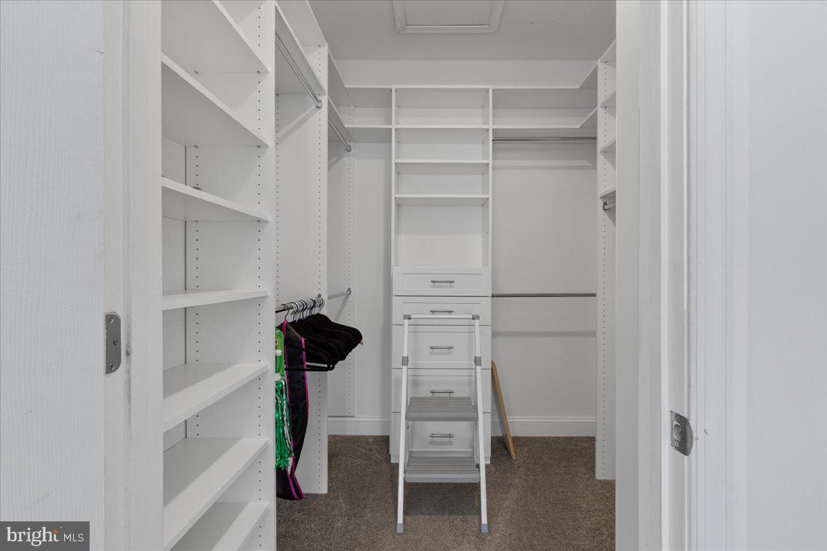 LAUREL - Residential Lease