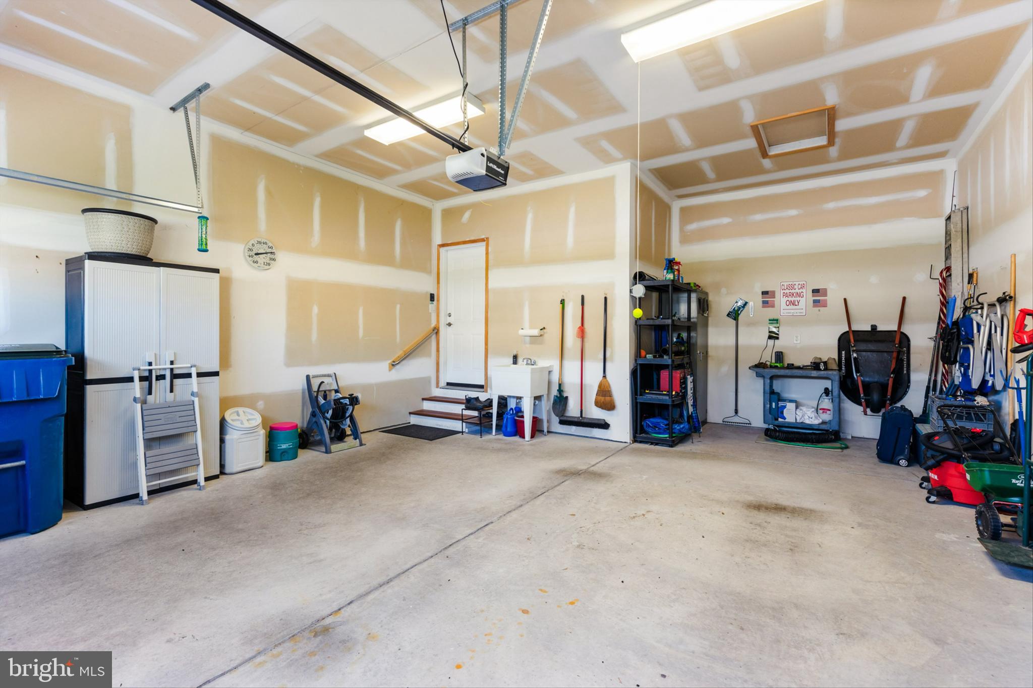 LIGHTHOUSE CROSSING - Residential