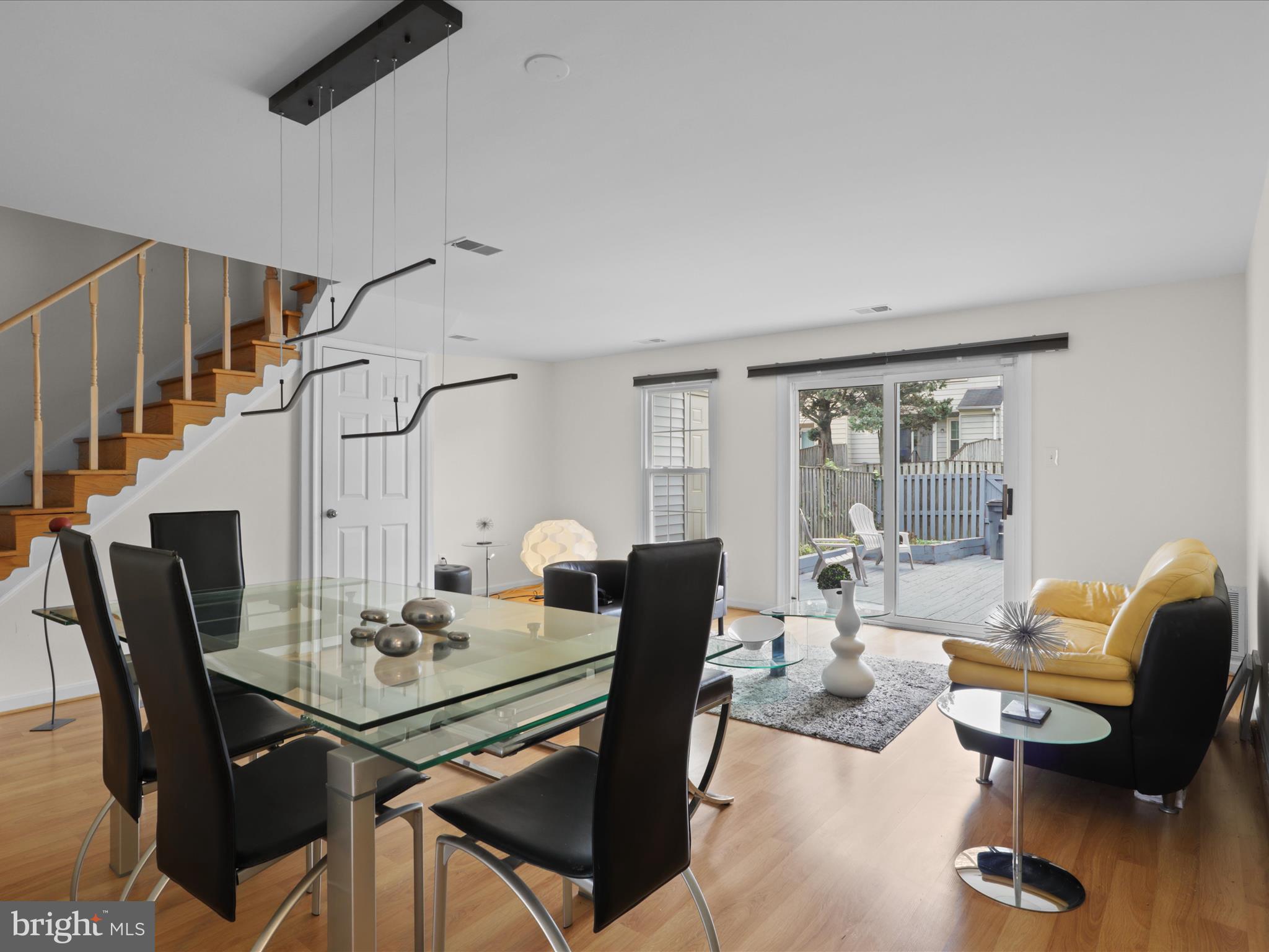 SARATOGA TOWNHOUSES - Residential