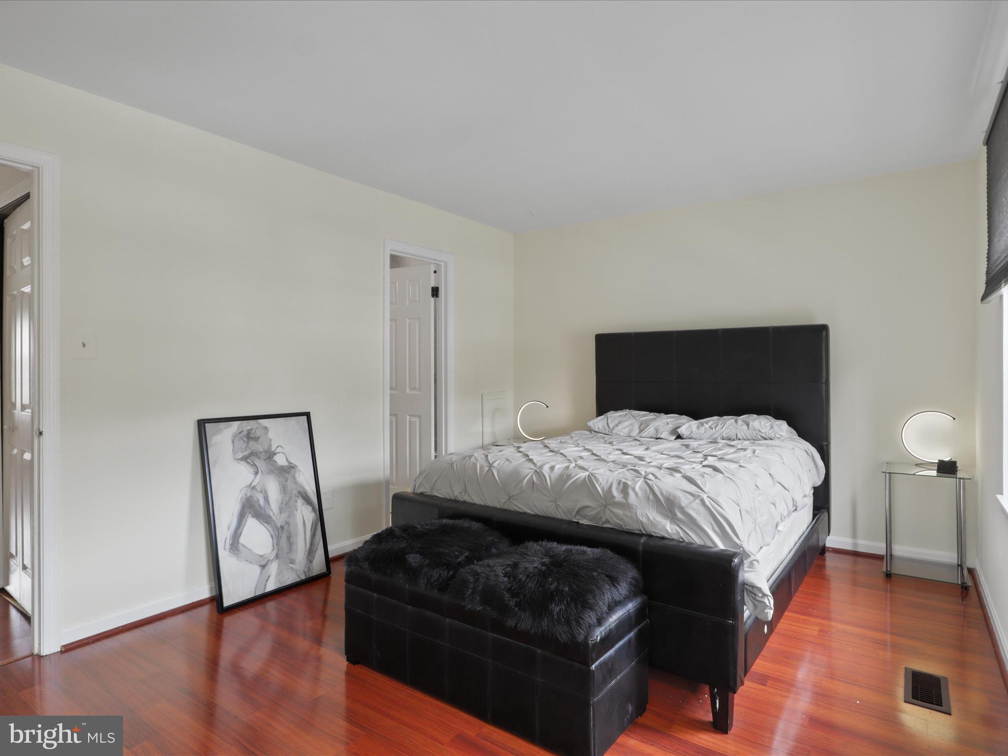 SARATOGA TOWNHOUSES - Residential