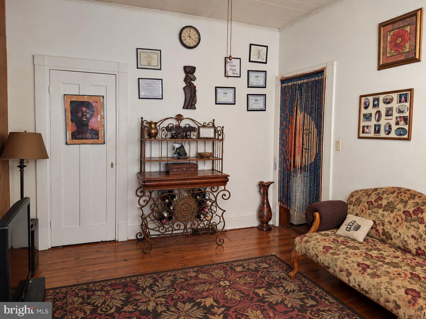 87 W BROADWAY 89