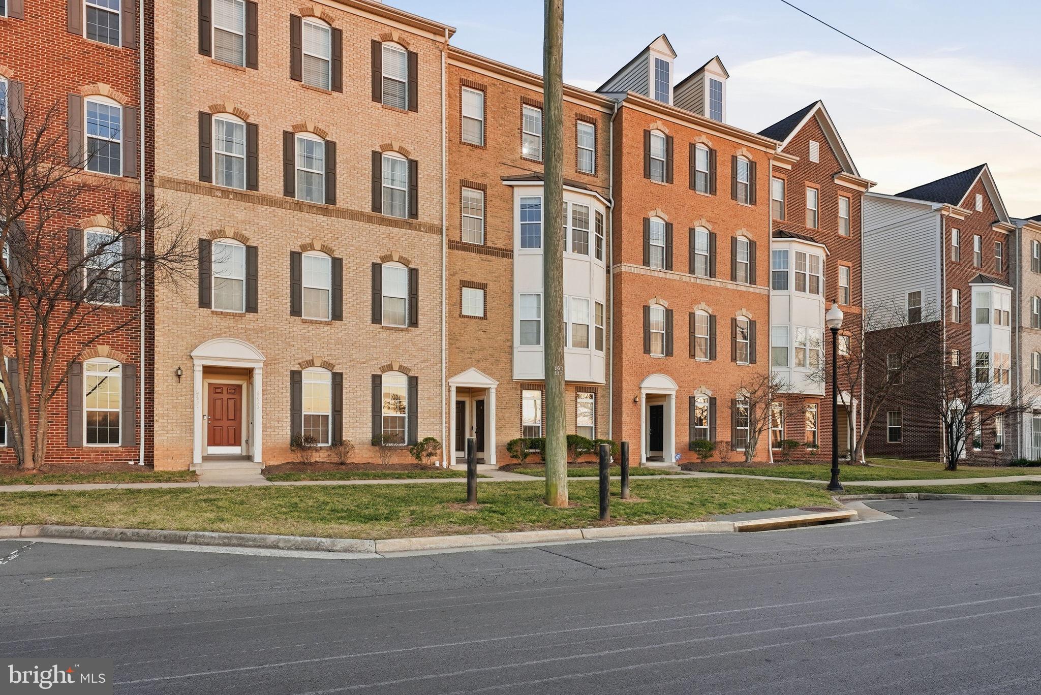 LEE SQUARE - Residential