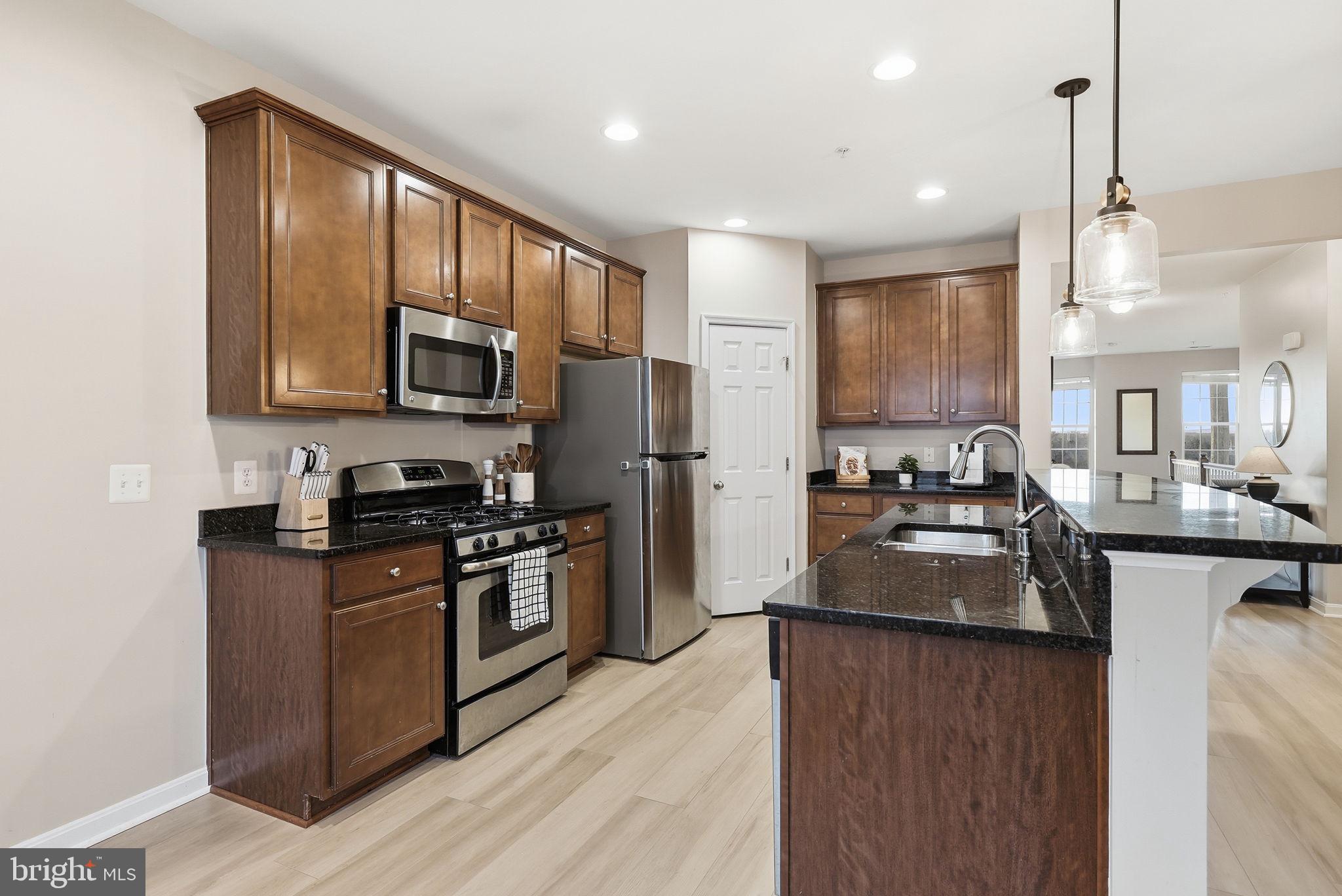 LEE SQUARE - Residential