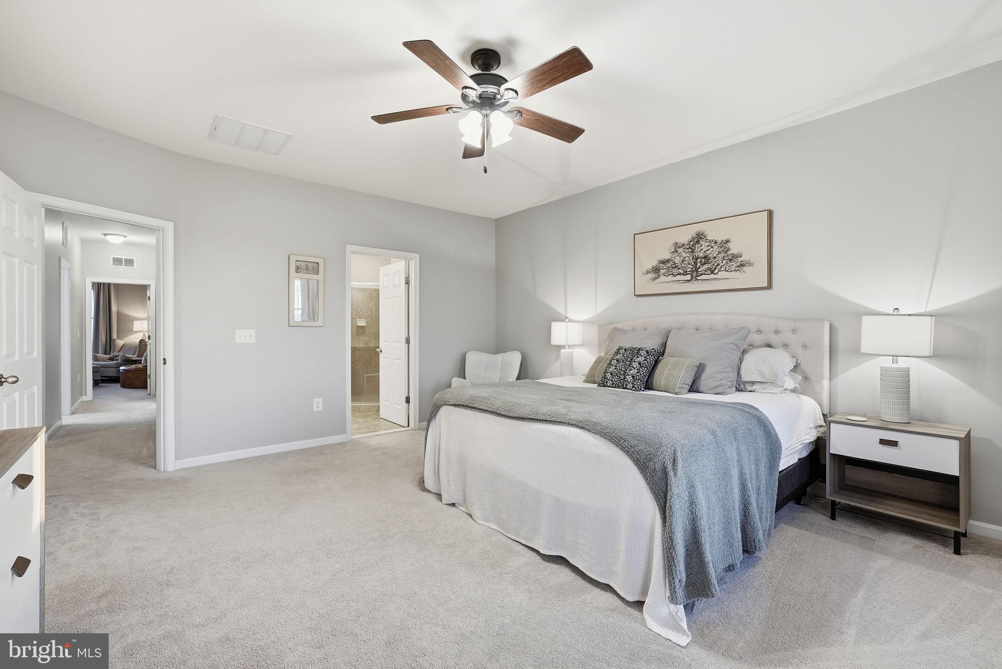 LEE SQUARE - Residential