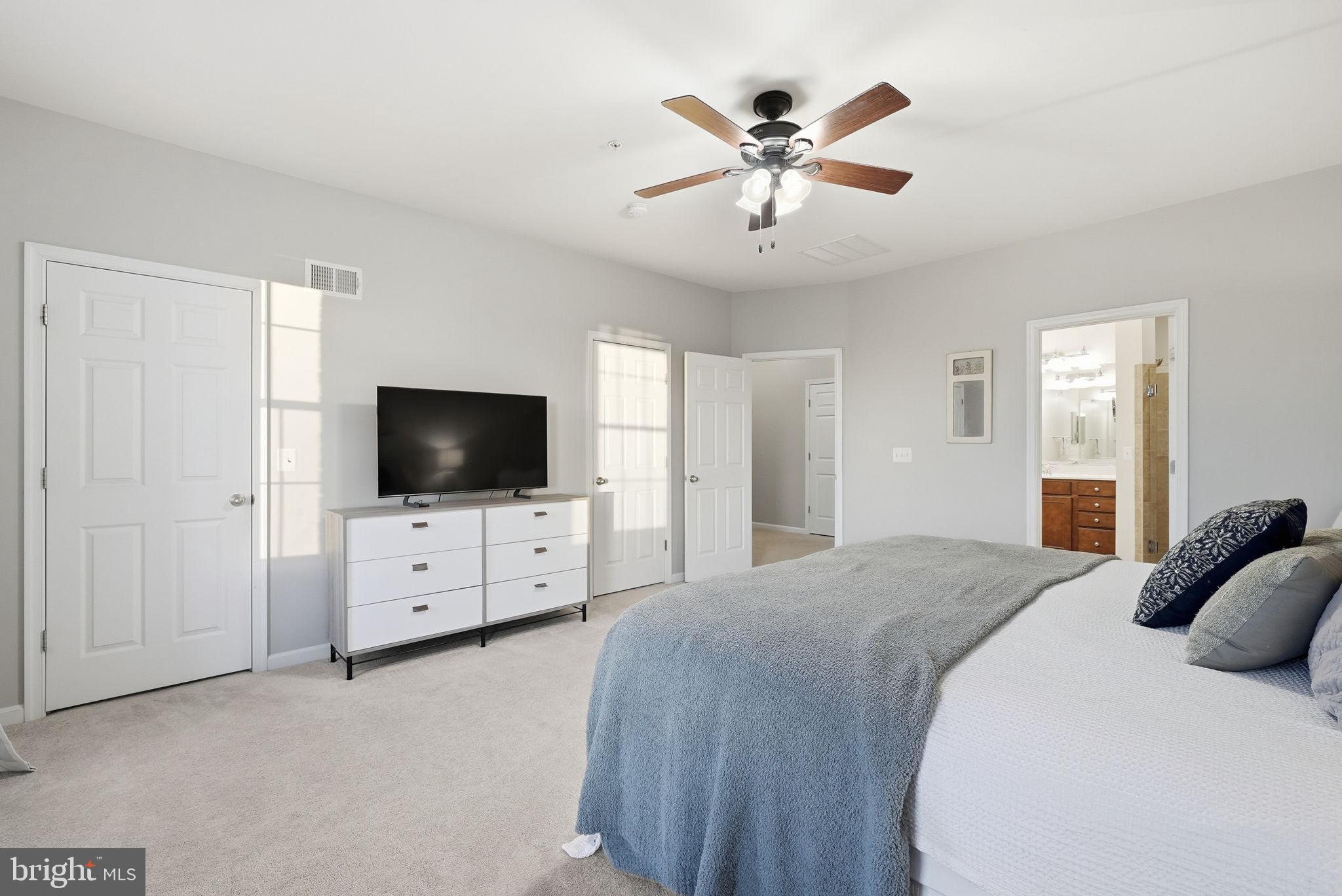 LEE SQUARE - Residential