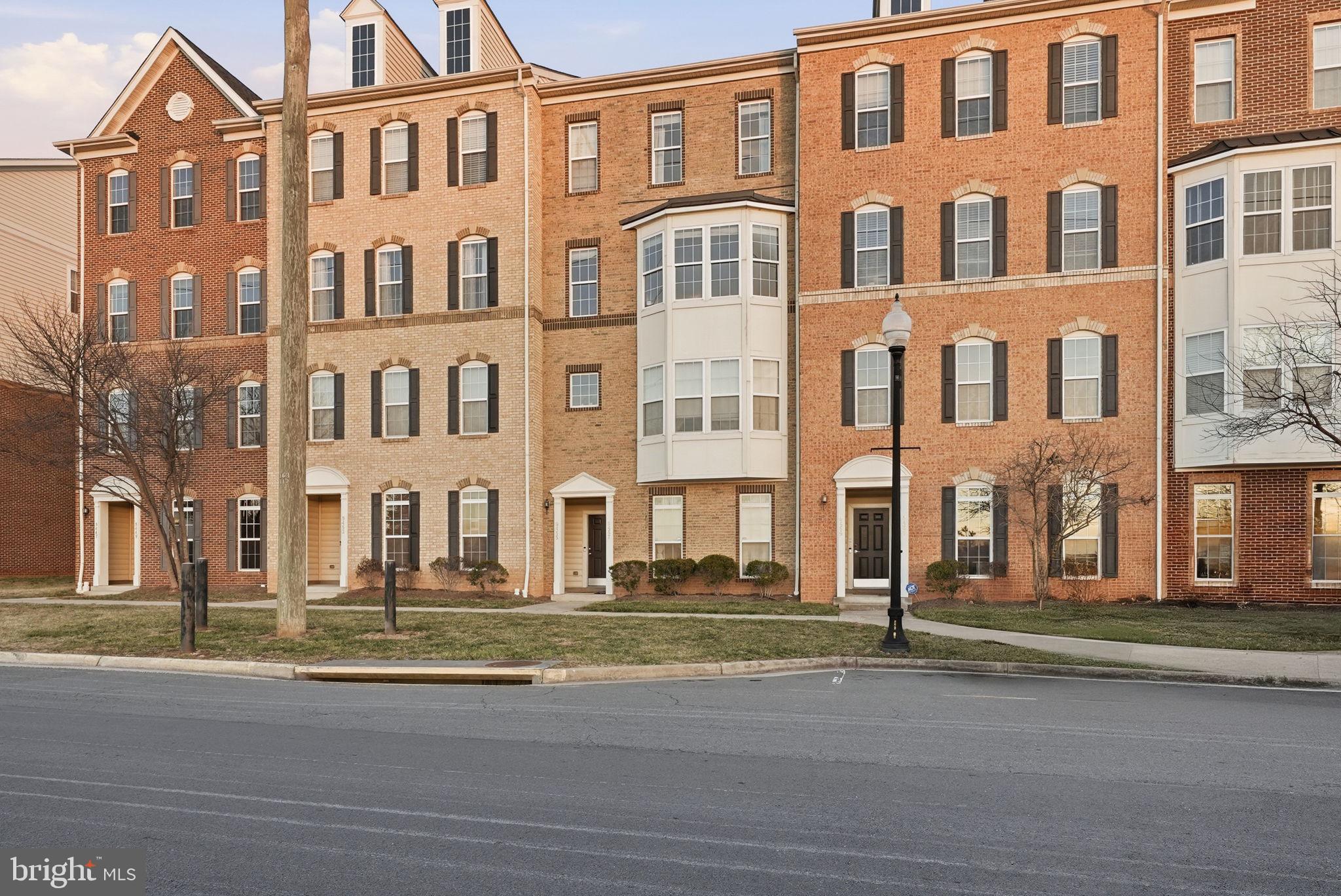 LEE SQUARE - Residential