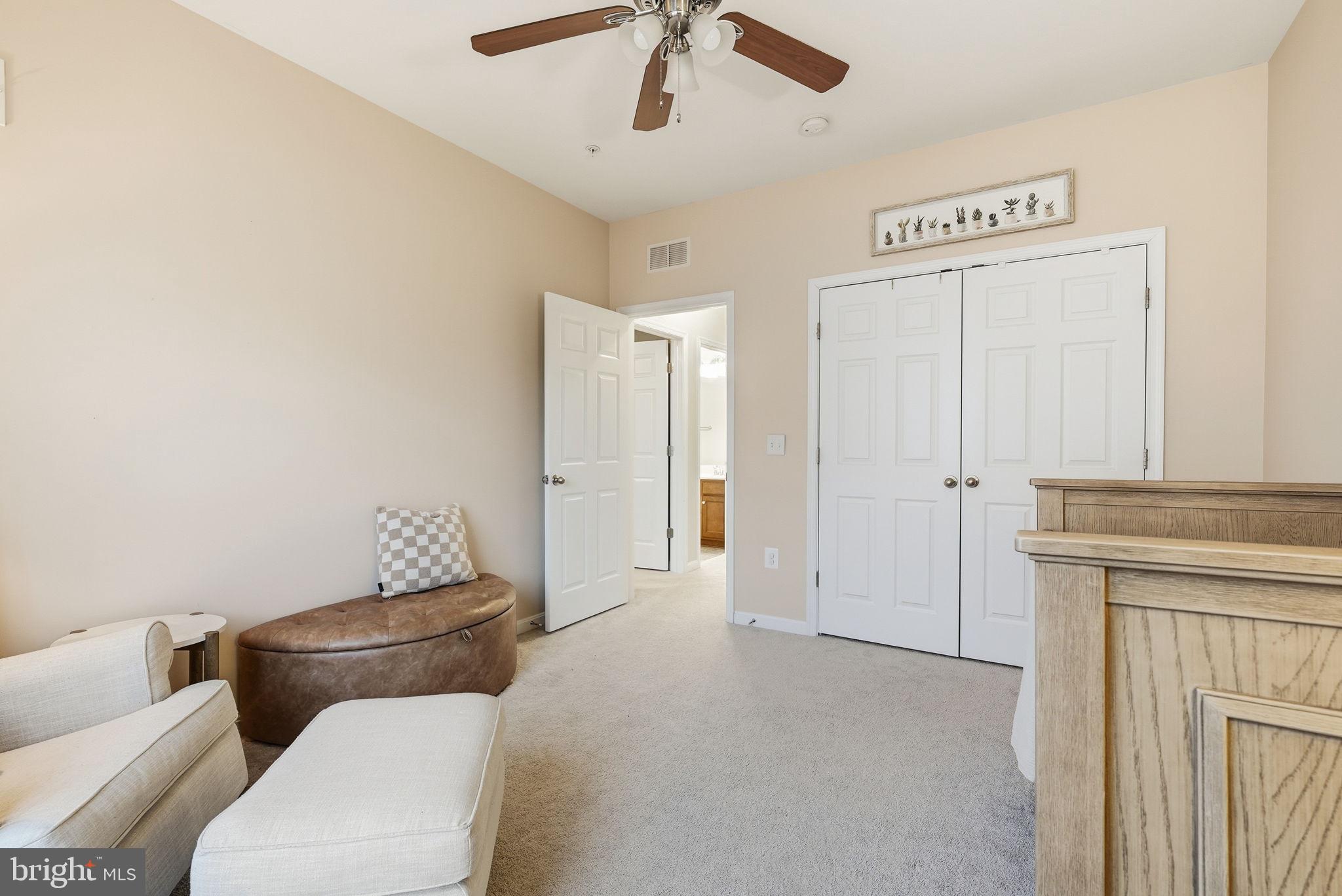 LEE SQUARE - Residential