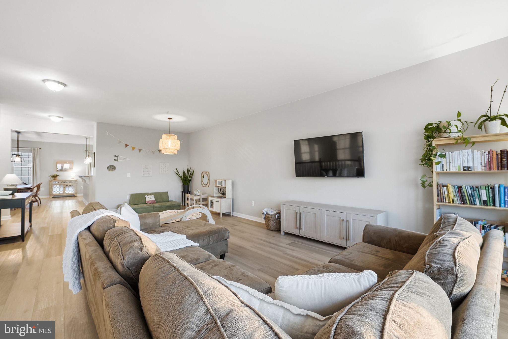 LEE SQUARE - Residential