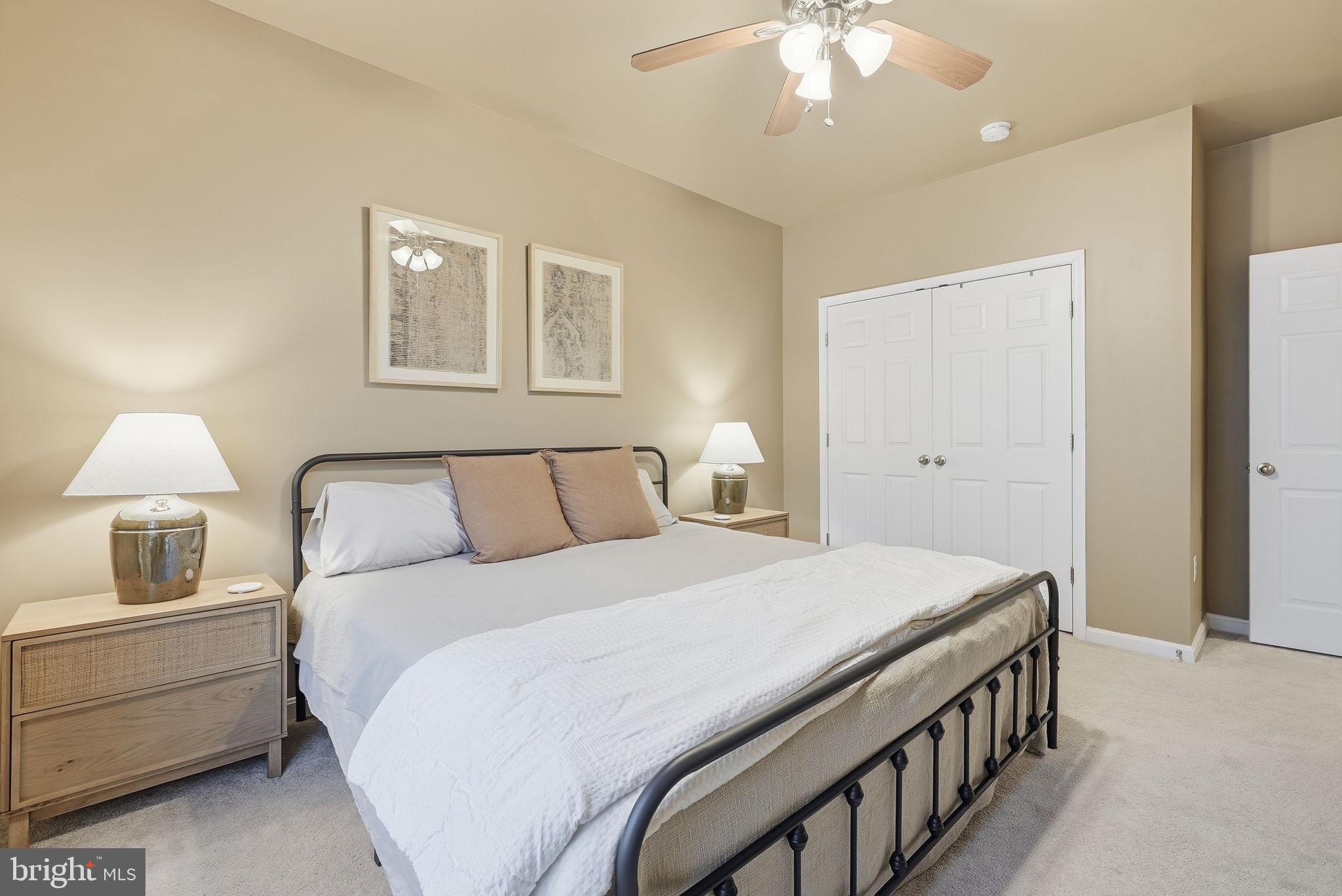 LEE SQUARE - Residential