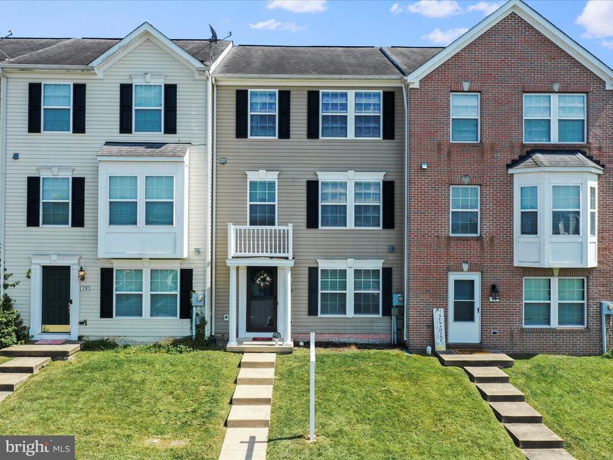 This stunning 3-bedroom, 3.5-bathroom home spans 3,000 square feet, offering plenty of space for comfortable living. The home features a large master suite complete with a luxurious soaking tub and a generously sized walk-in closet. Just outside the kitchen, you'll find a nicely sized bonus area, perfect for a variety of uses. The finished basement includes a large recreation area, a versatile flex room that could serve as an office or playroom, a full bathroom, and a convenient laundry room. This home is perfect for those seeking both space and elegance in their living environment.
