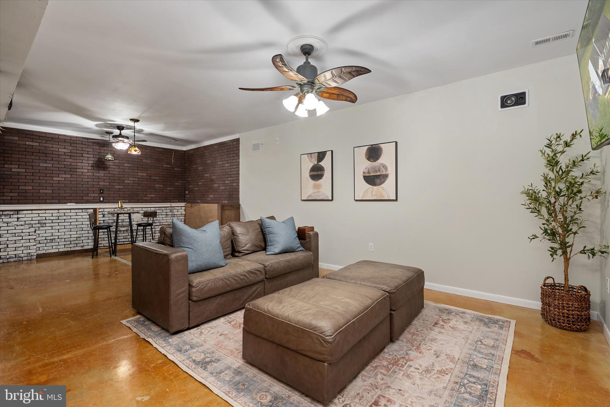 ASHLEIGH MANOR SOUTH - Residential