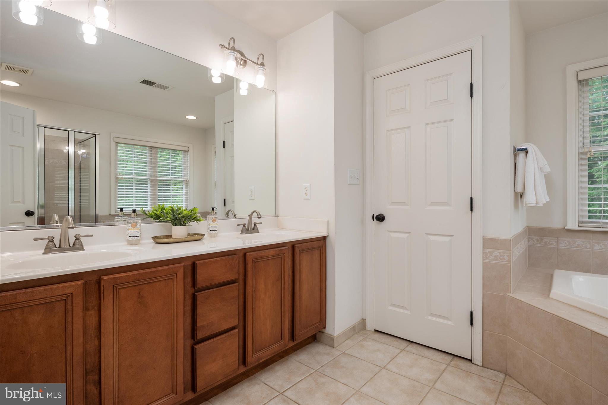 ASHLEIGH MANOR SOUTH - Residential