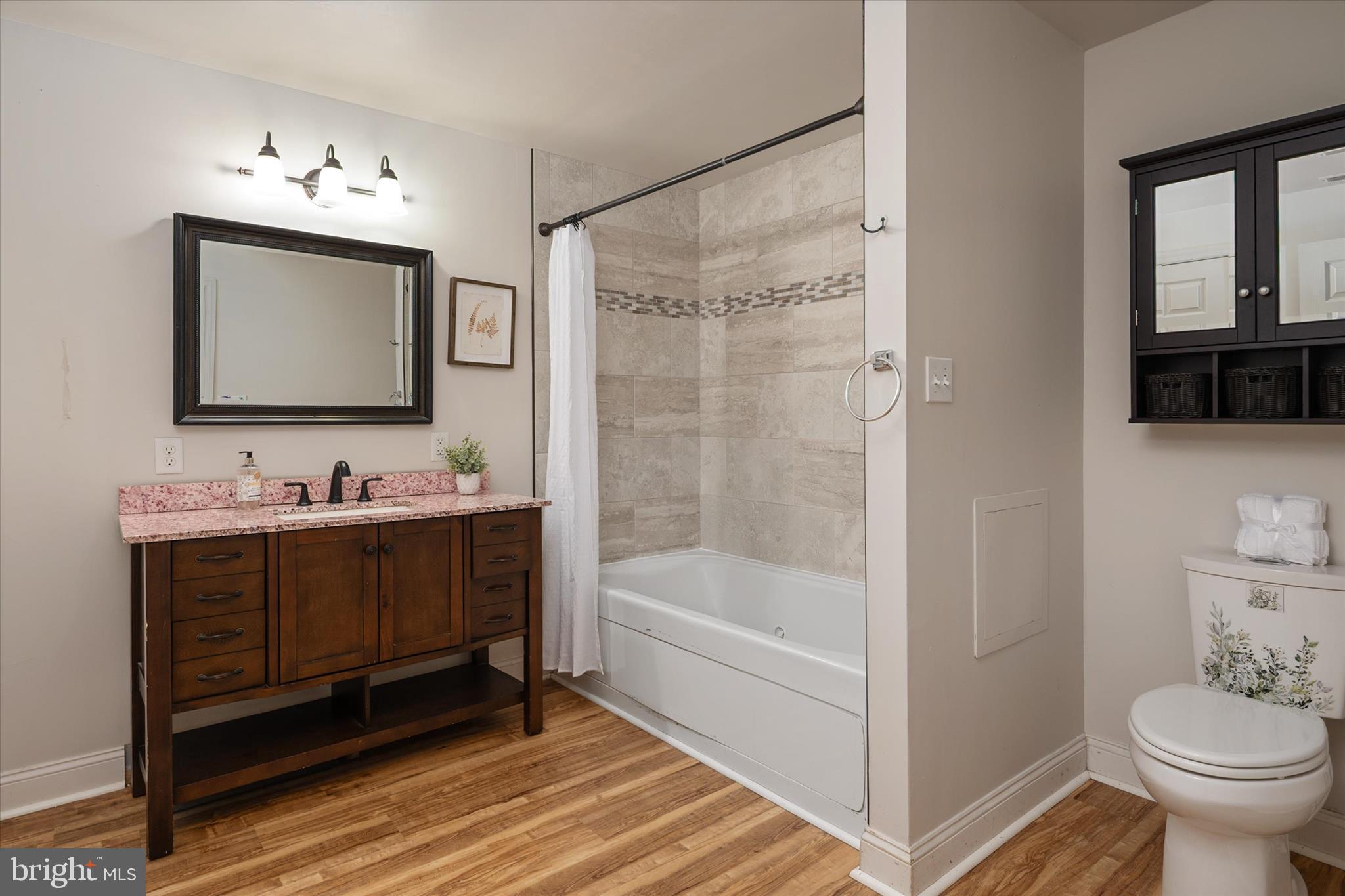 ASHLEIGH MANOR SOUTH - Residential