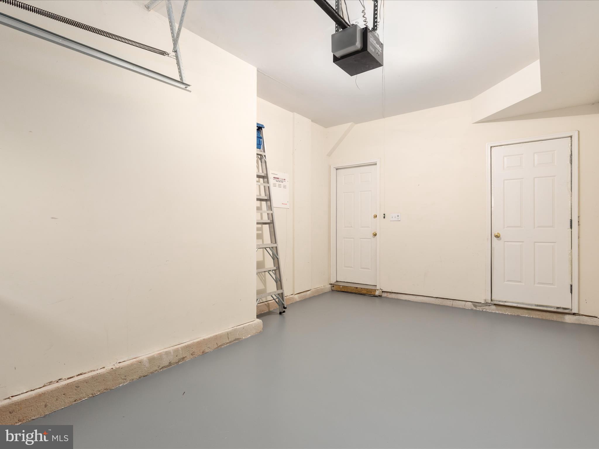 BELMONT LAND BAY - Residential