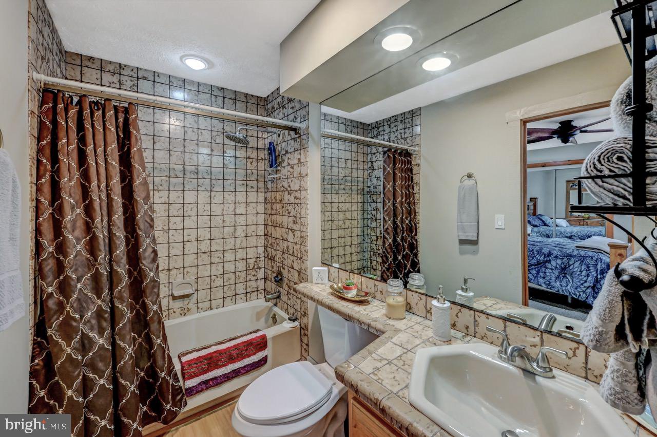 SNOW RIDGE VILLAGE - Residential