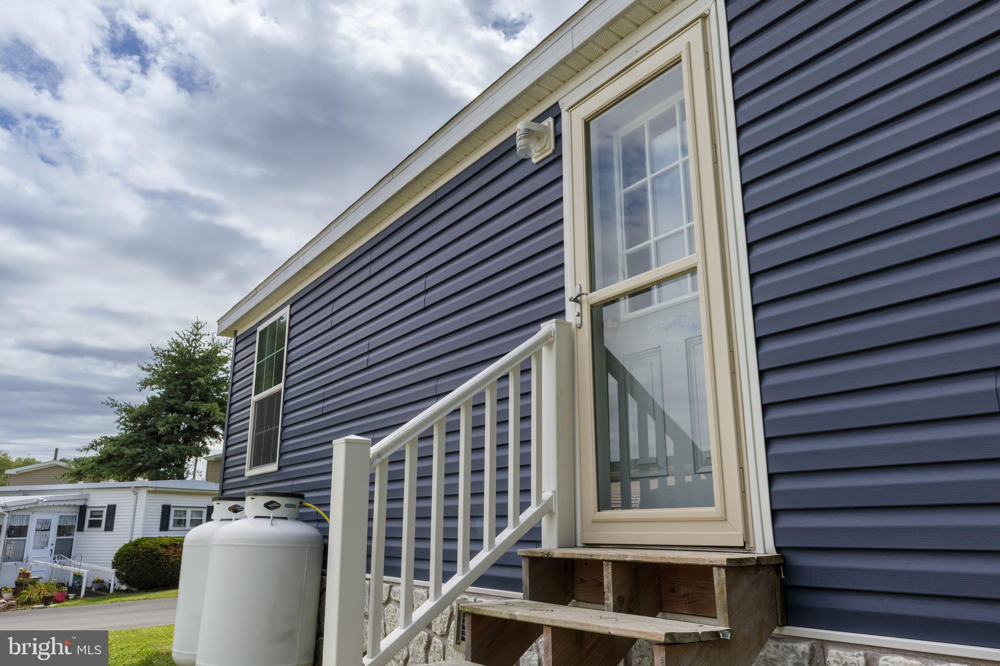 VILLAGE GREEN - Residential