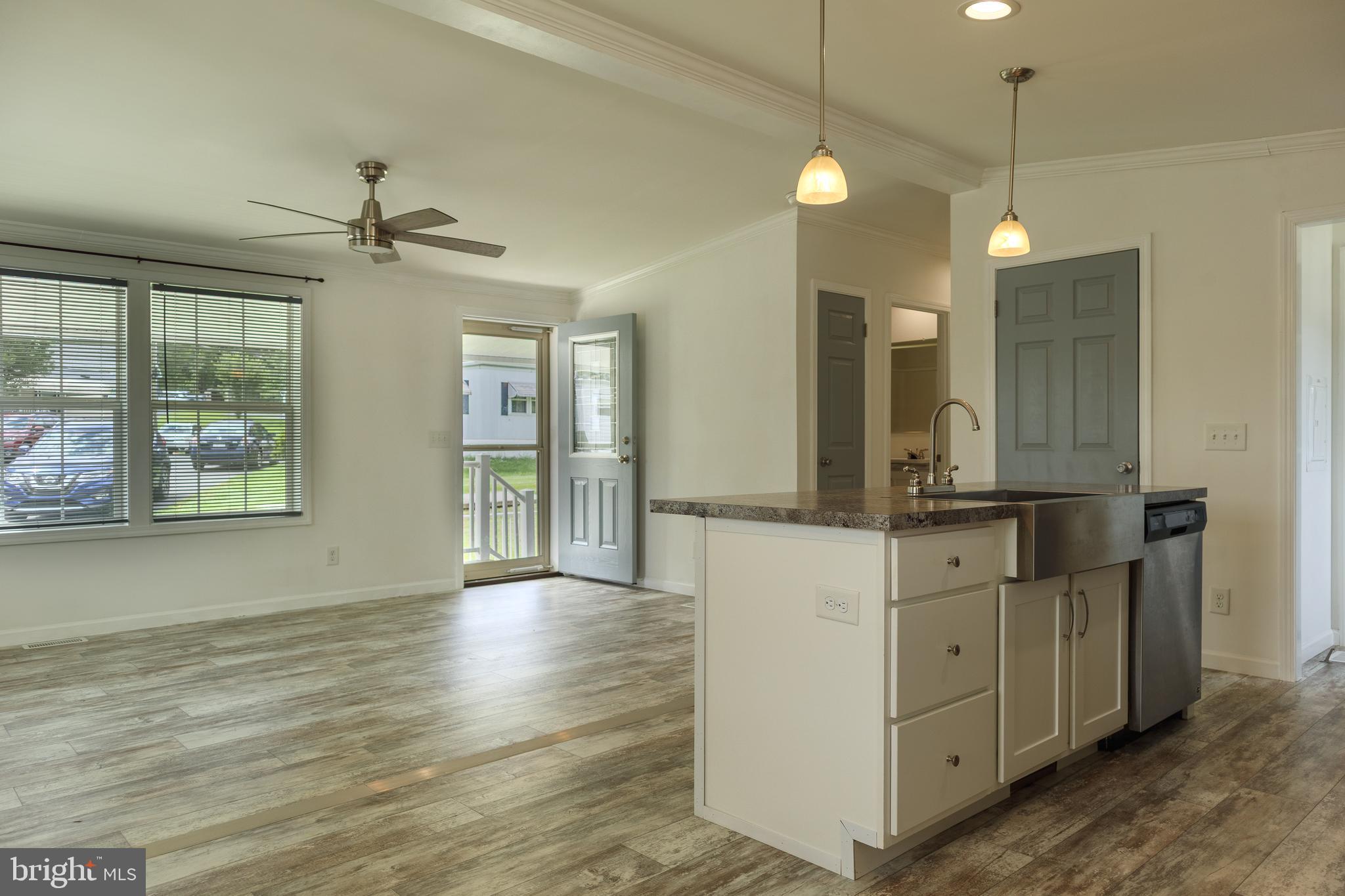 VILLAGE GREEN - Residential