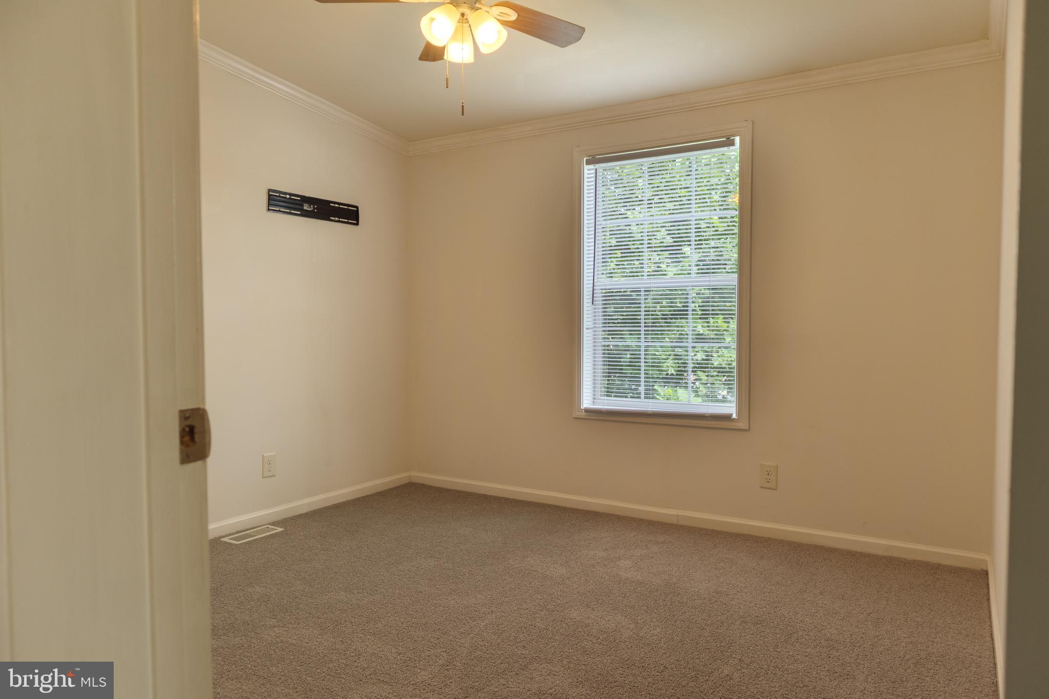 VILLAGE GREEN - Residential