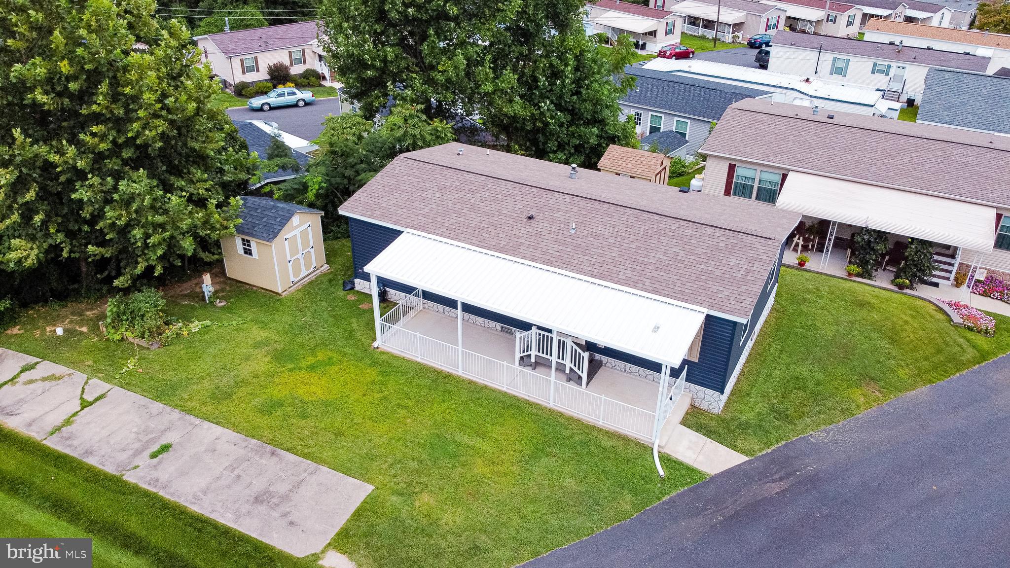 VILLAGE GREEN - Residential