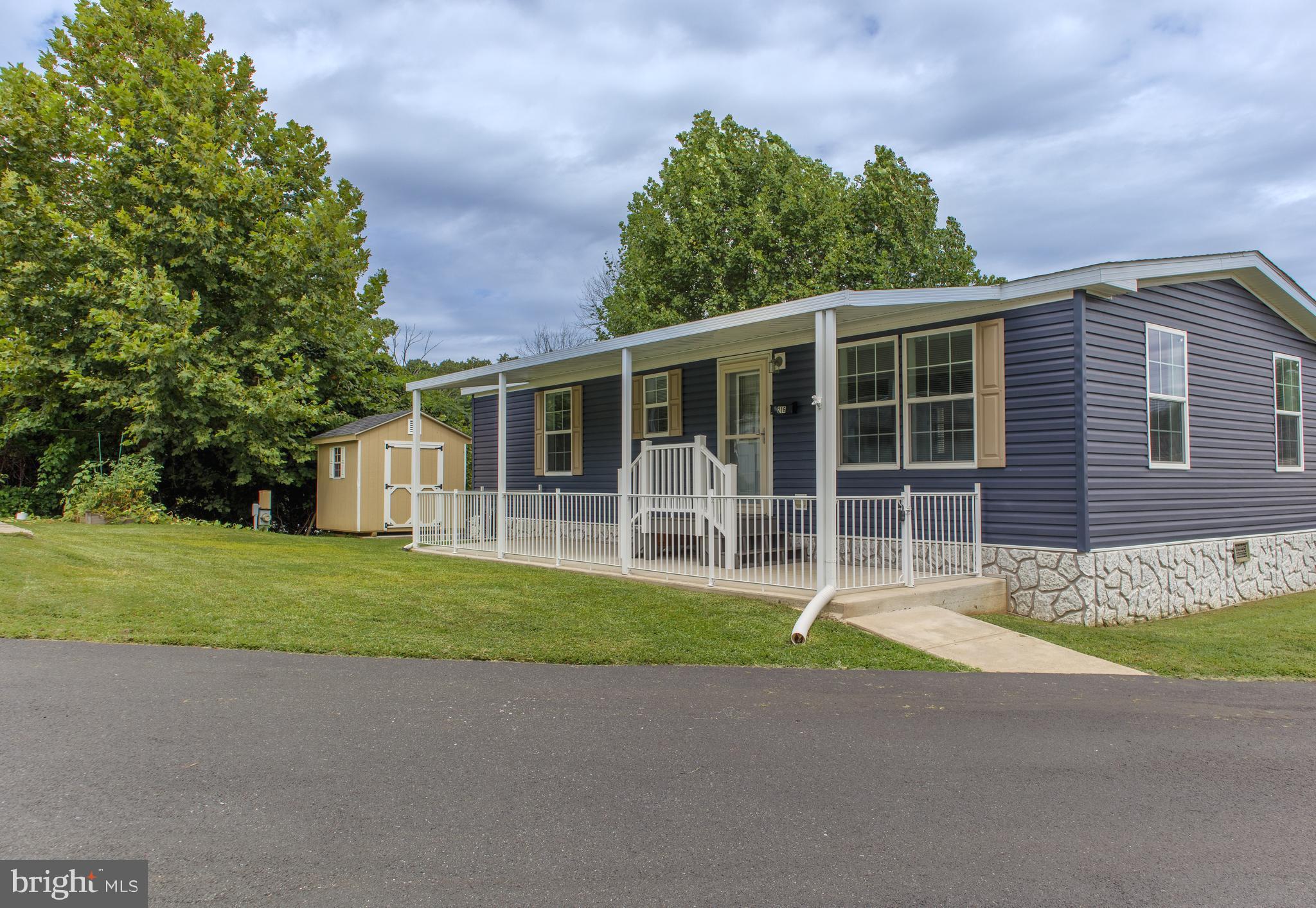 VILLAGE GREEN - Residential