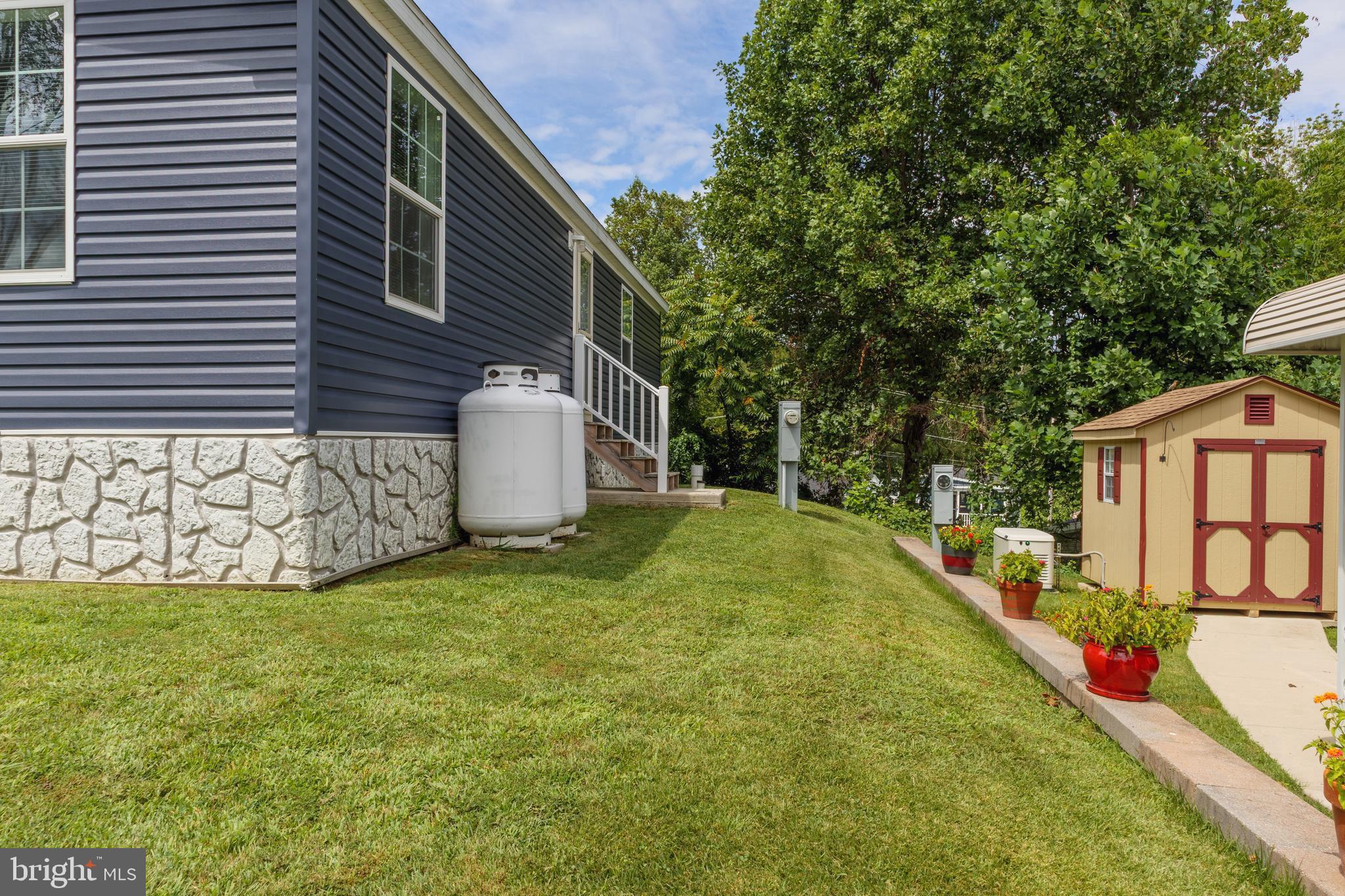 VILLAGE GREEN - Residential