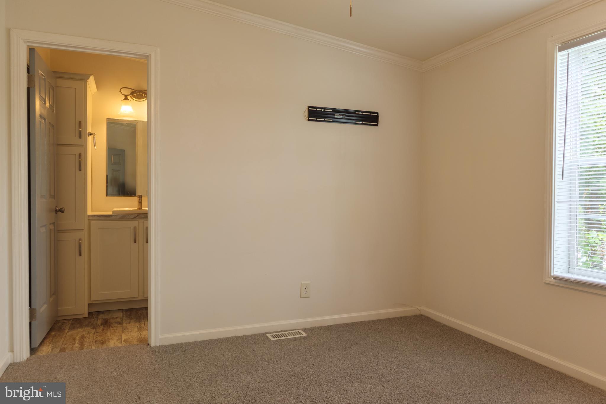 VILLAGE GREEN - Residential