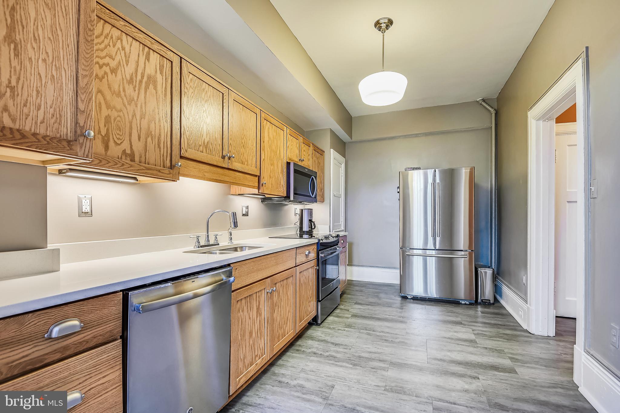 ROLAND PARK - Residential