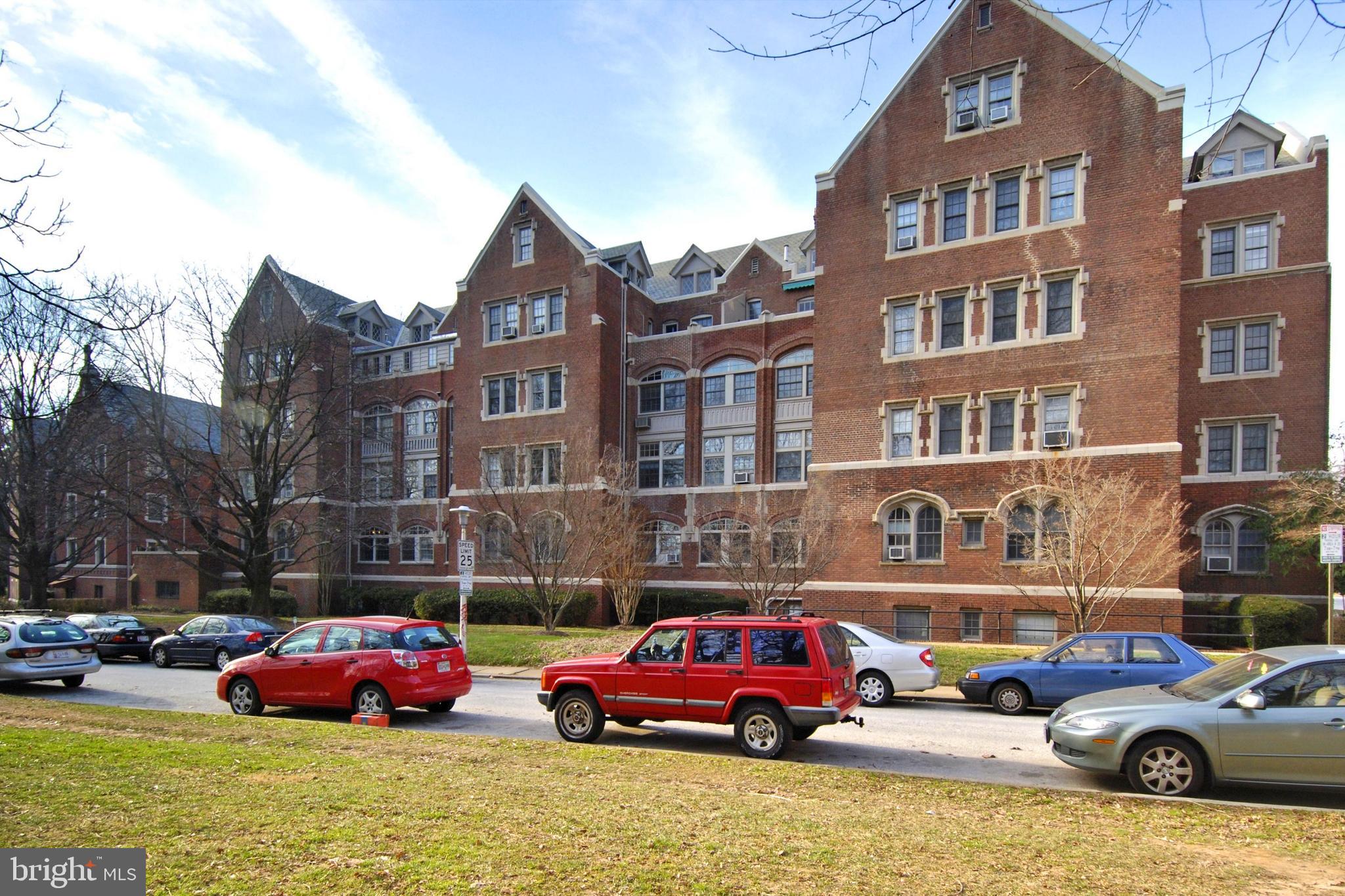 ROLAND PARK - Residential