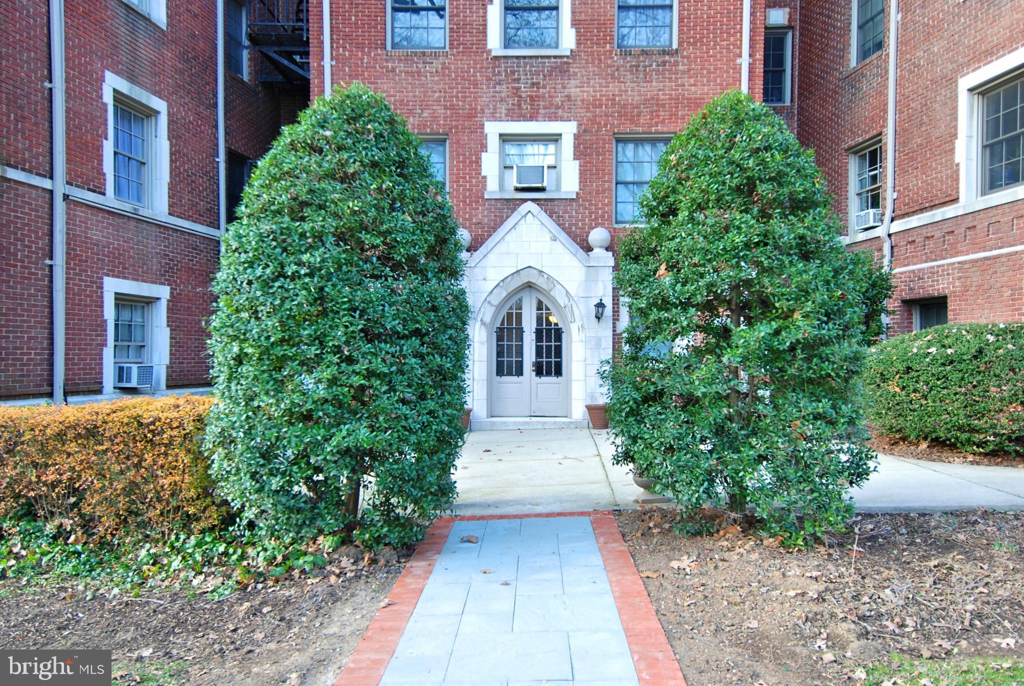 ROLAND PARK - Residential