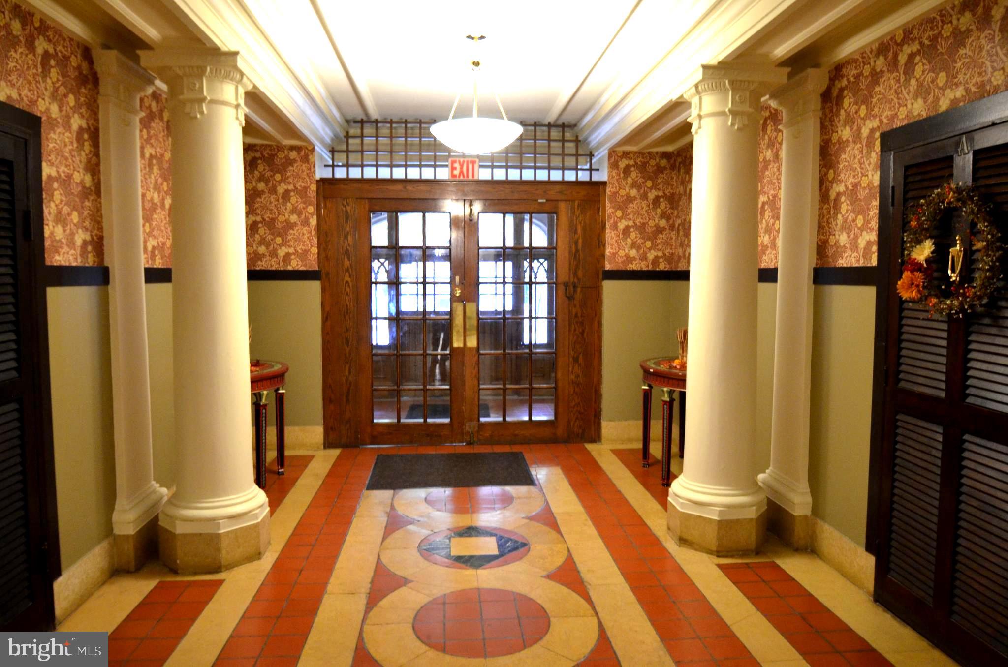 ROLAND PARK - Residential