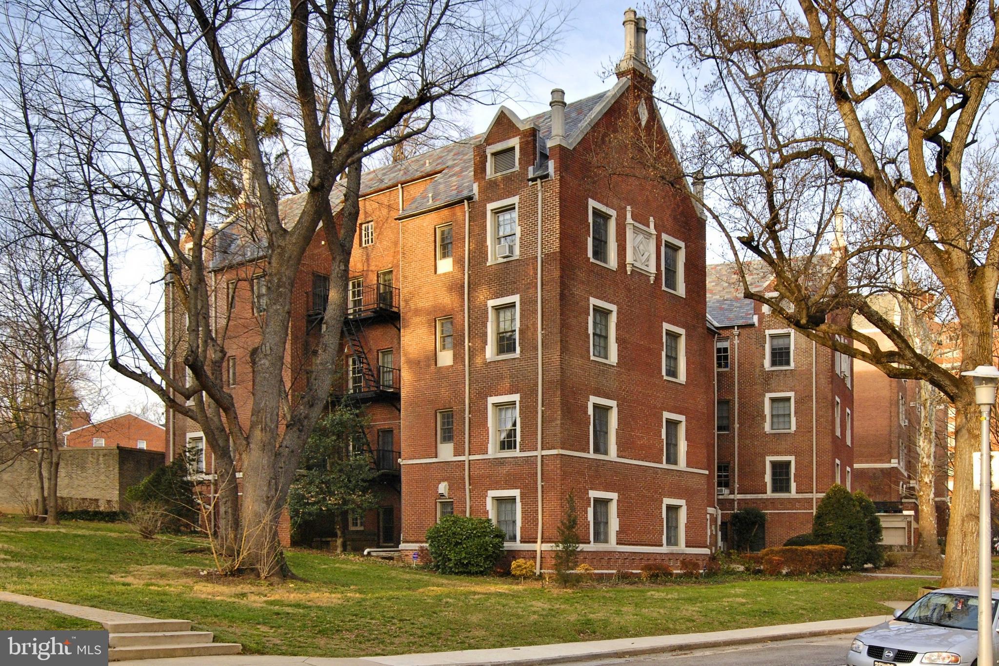 ROLAND PARK - Residential