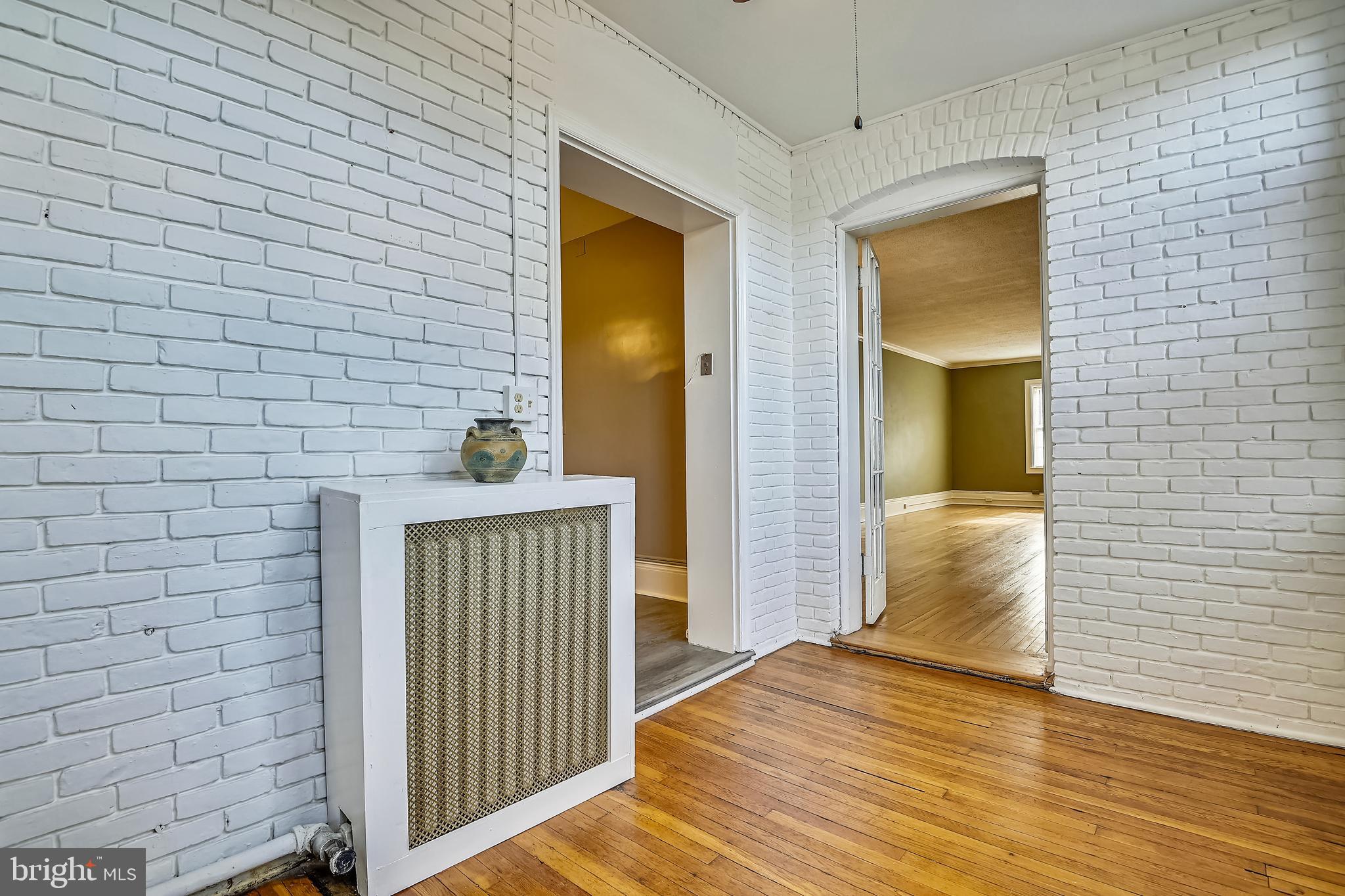 ROLAND PARK - Residential