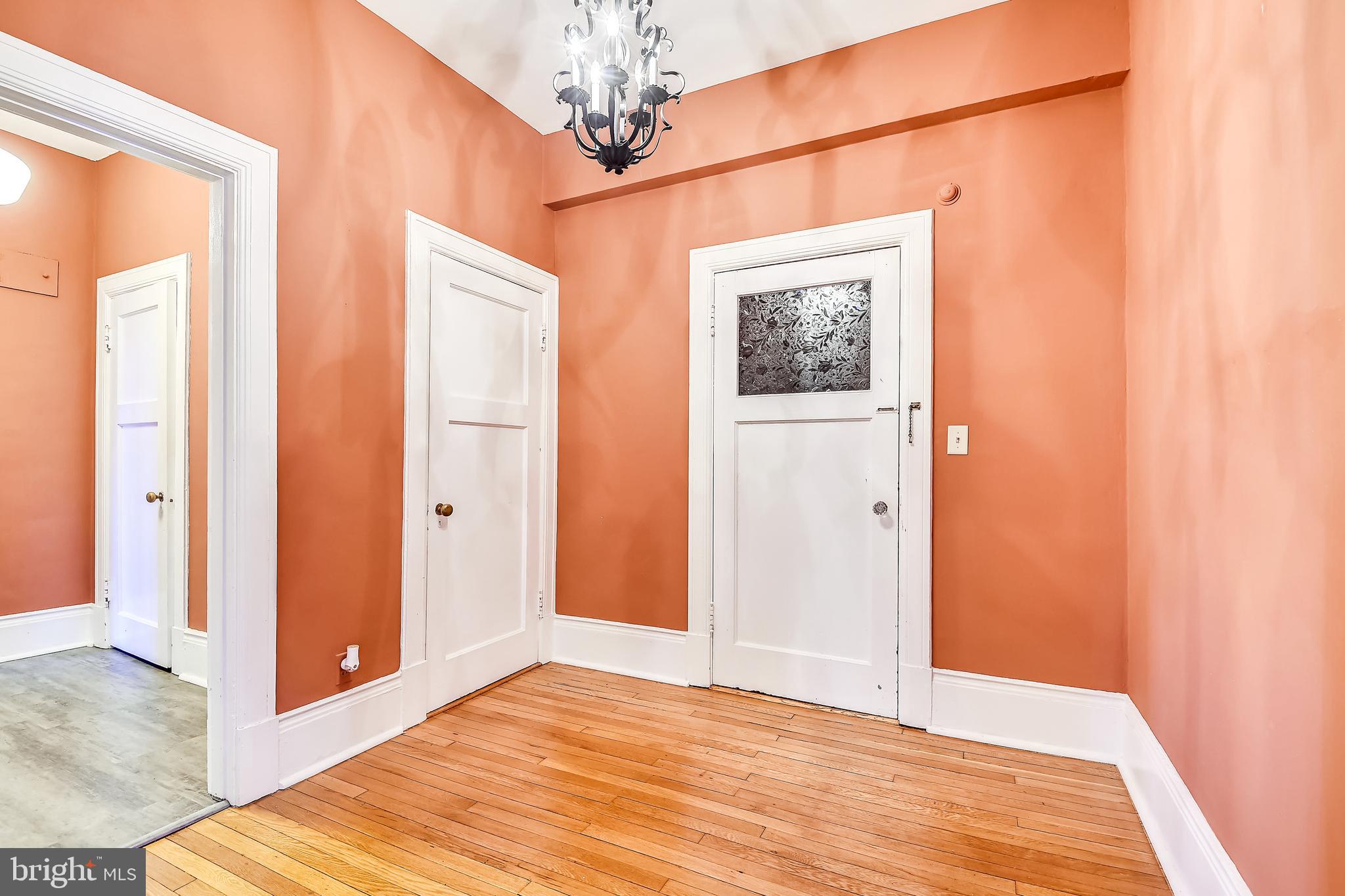 ROLAND PARK - Residential