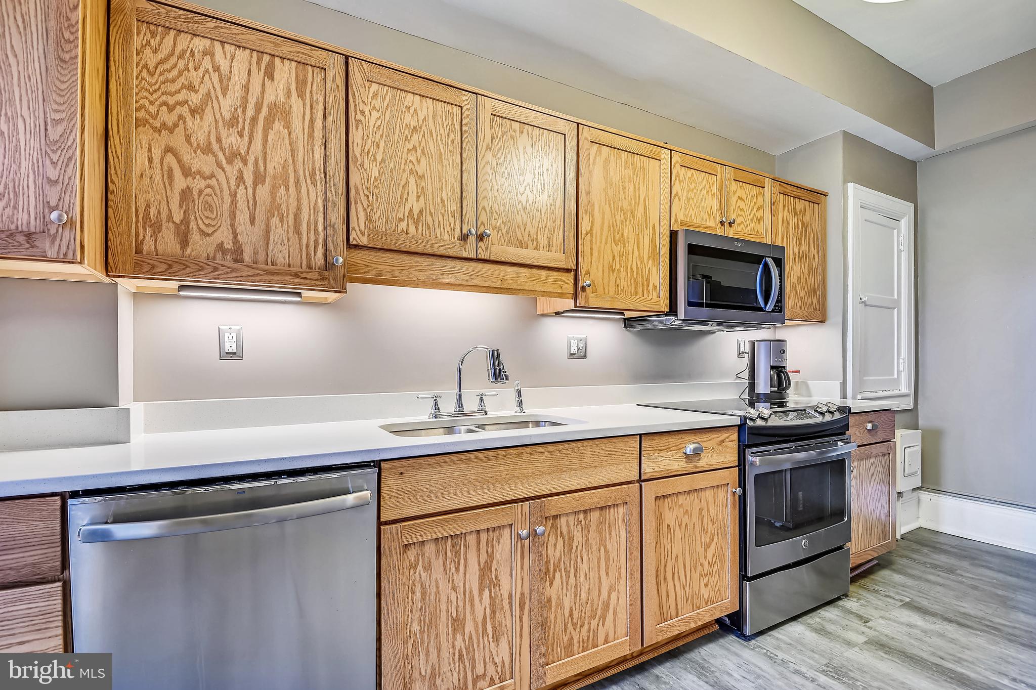 ROLAND PARK - Residential